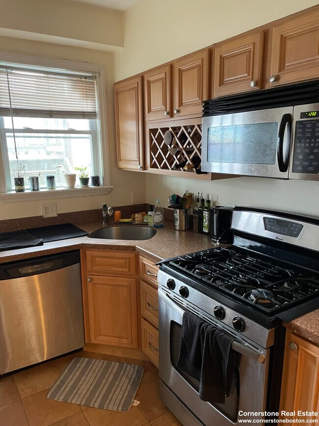 7 Chesterton St, Unit #1 in Boston, MA - Foto de edificio - Building Photo