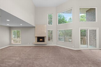 12321 Ocean Park Blvd, Unit 12321 Ocean Park Blvd #14 in Los Angeles, CA - Building Photo - Building Photo