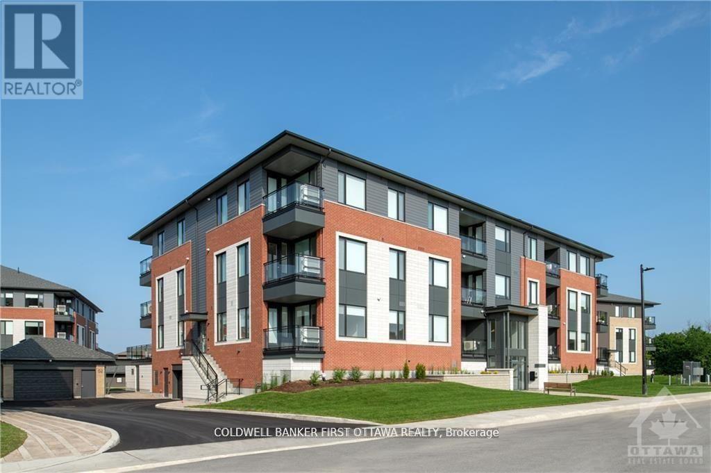 520-520 Pimiwidon St in Ottawa, ON - Building Photo