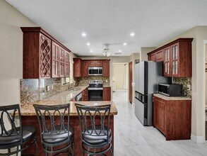 9610 Dunhill Dr in Miramar, FL - Building Photo - Building Photo