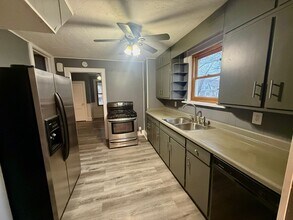 936 Ridge Rd NW in Canton, OH - Building Photo - Building Photo