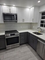 660 Tennis Club Dr in Fort Lauderdale, FL - Building Photo