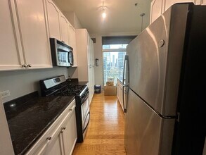 1400 S Michigan Ave, Unit 2503 in Chicago, IL - Building Photo - Building Photo