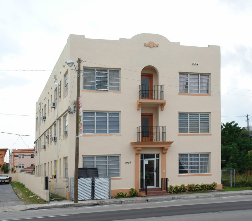 1920 SW 1st St in Miami, FL - Building Photo