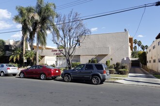 7450 Canby Ave in Reseda, CA - Building Photo - Primary Photo