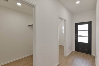 1935 Barrett Gables Dr in Crosby, TX - Building Photo - Building Photo