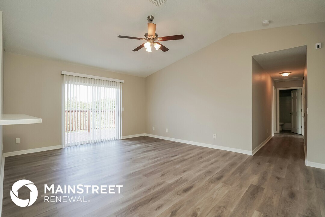 1301 Olive Ave N in Lehigh Acres, FL - Building Photo
