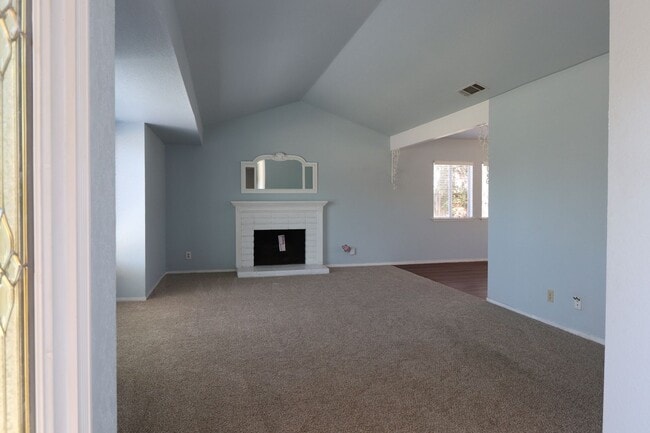 355 Cain Dr in Santa Maria, CA - Building Photo - Building Photo