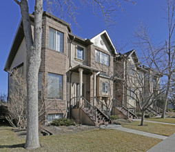 2106 4th Ave NW in Calgary, AB - Building Photo - Primary Photo