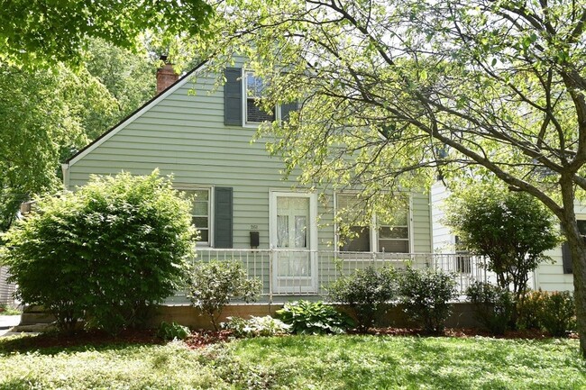 property at 263 E Beechwold Blvd