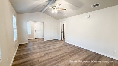 7708 Elm Ave, Unit 6-R in Lubbock, TX - Foto de edificio - Building Photo