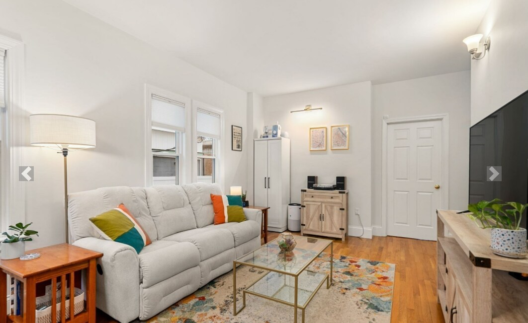 8 Oakland St, Unit 1 in Cambridge, MA - Foto de edificio