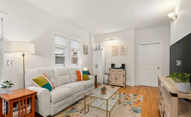 property at 8 Oakland St