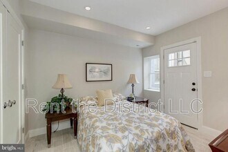 15 Q St NW in Washington, DC - Building Photo - Building Photo