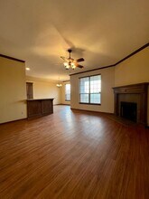 612 E Linden Ln in Mustang, OK - Building Photo - Building Photo