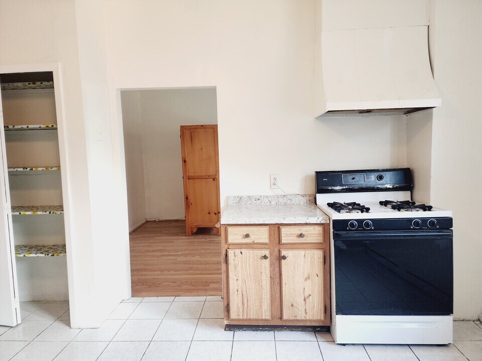326 Avenue E in Bayonne, NJ - Building Photo