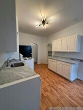 227 Winchester St, Unit 1 in Brookline, MA - Building Photo - Building Photo