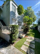 531 NE 68th St in Miami, FL - Building Photo