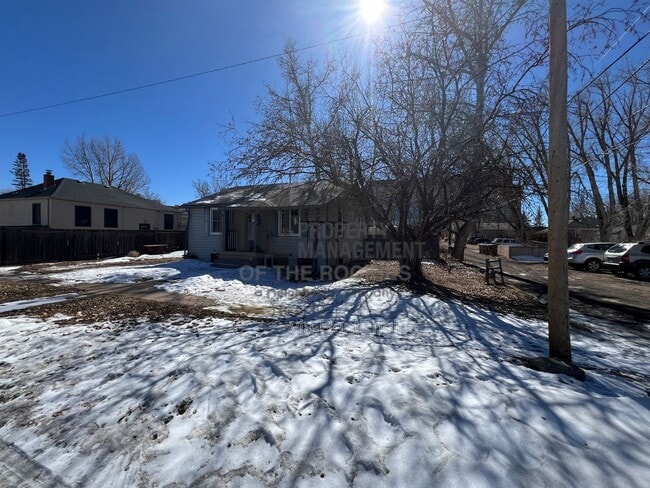 916 E Flint St in Laramie, WY - Building Photo - Building Photo