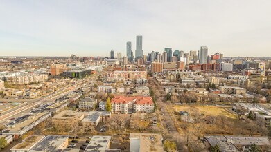 The Leston in Edmonton, AB - Building Photo - Building Photo