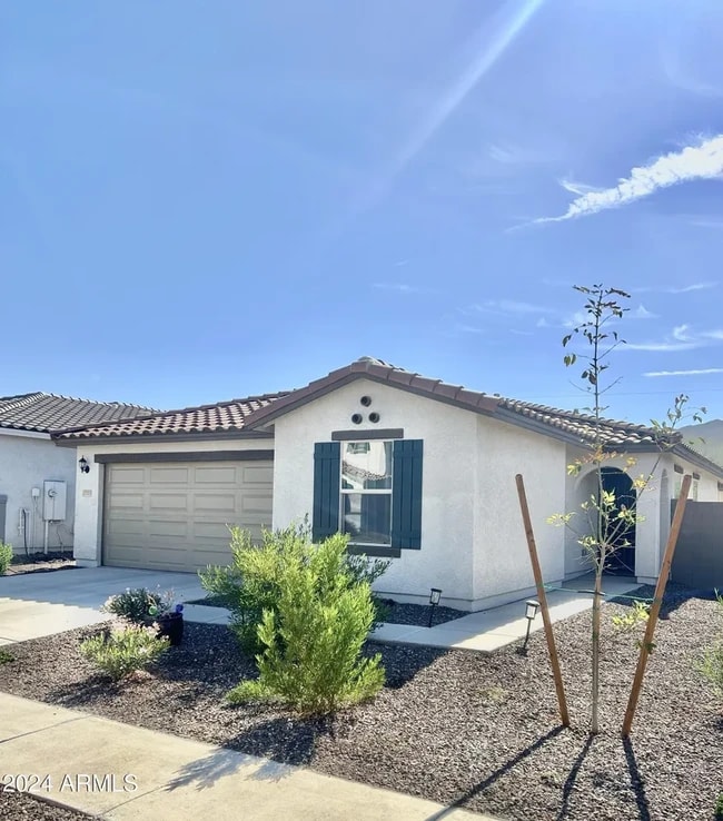 property at 2923 W Monte Way