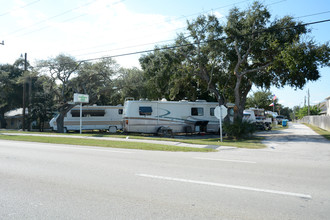 Carver Cove in Cape Canaveral, FL - Building Photo - Building Photo