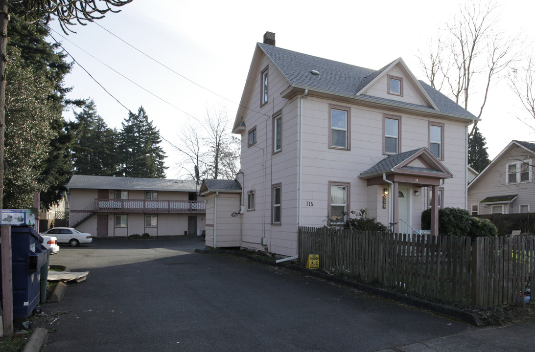 715 Gillis St in Vancouver, WA - Building Photo