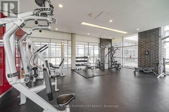 125 Village Green Square in Toronto, ON - Building Photo - Building Photo