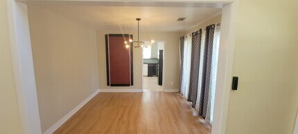 11302 Meadow Lake Dr in Houston, TX - Foto de edificio - Building Photo