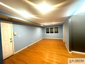3 College Dr in Edison, NJ - Building Photo - Building Photo