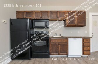 1225 N Jefferson Ave in Springfield, MO - Building Photo - Building Photo