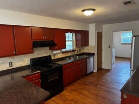 3613 Burton Cir in Navarre, FL - Building Photo