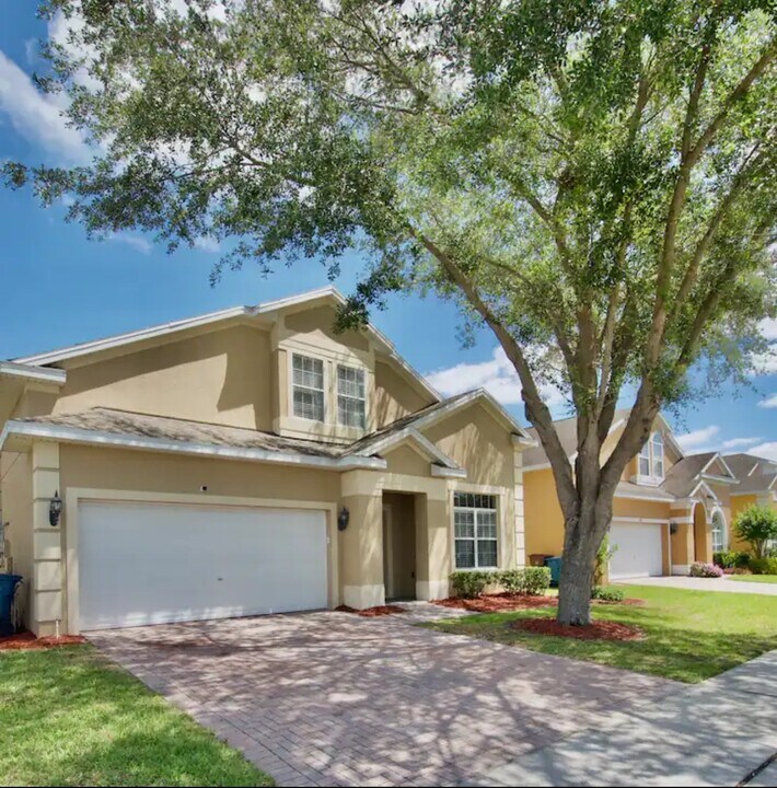 202 Cadiz Loop in Davenport, FL - Building Photo