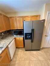 352 Amber Pine St in Las Vegas, NV - Building Photo - Building Photo
