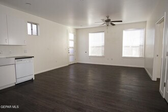 6262 Woodrow Bean Transmountain in El Paso, TX - Building Photo - Building Photo