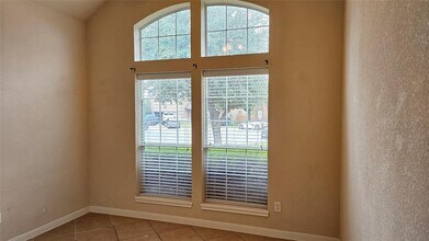 20805 Prestwick Dr in Hutto, TX - Building Photo - Building Photo