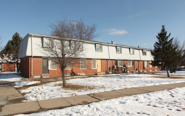 River Park Apartments in Flint, MI - Foto de edificio - Building Photo