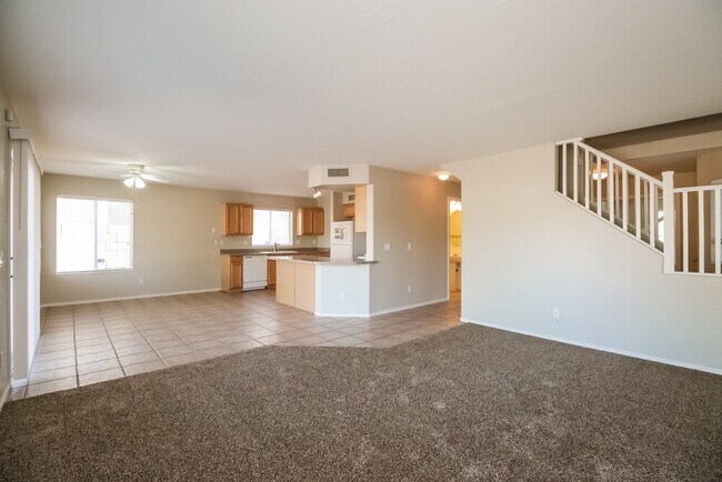 14892 W Laurel Ln in Surprise, AZ - Building Photo - Building Photo