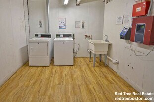 1375 Commonwealth Ave, Unit 8 in Boston, MA - Building Photo