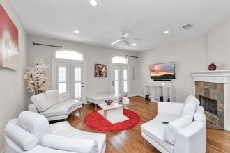 592 Bomar St in Houston, TX - Building Photo - Building Photo
