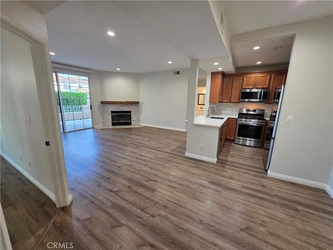 23615 Del Monte Dr., Unit 345 in Santa Clarita, CA - Building Photo - Building Photo