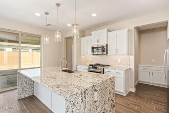 39801 N Trajen Pl in Queen Creek, AZ - Building Photo - Building Photo