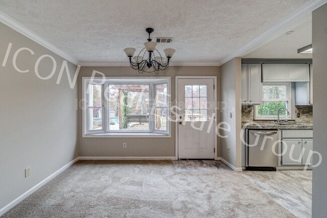 53 Black Rd NE in White, GA - Foto de edificio - Building Photo