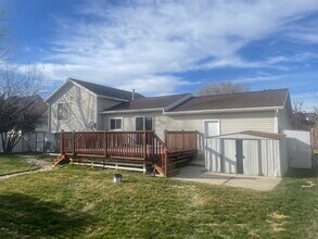 758 E New England Dr in Sandy, UT - Building Photo - Building Photo