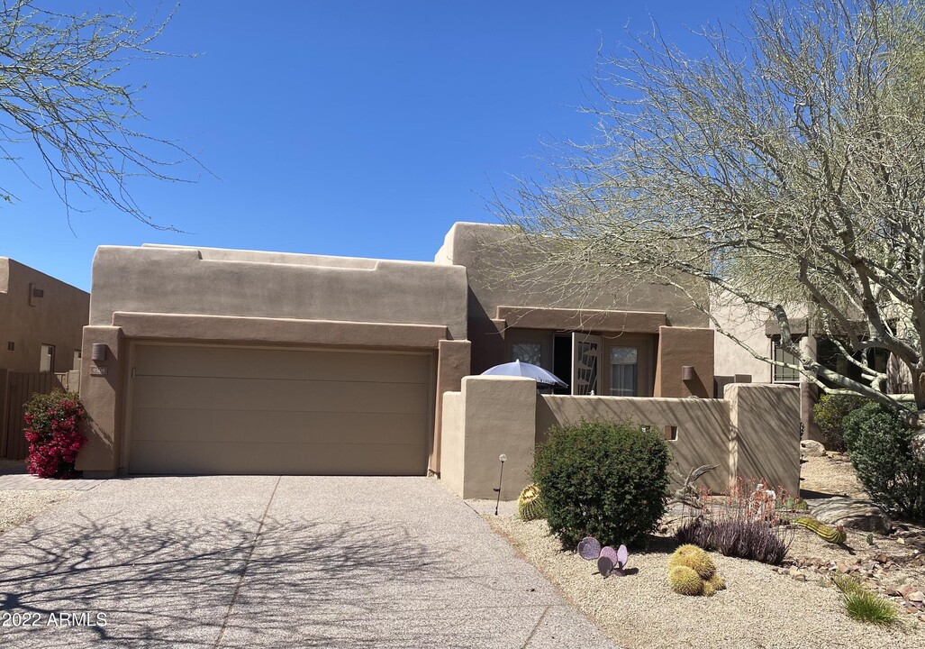 9508 E Chuckwagon Ln in Scottsdale, AZ - Building Photo