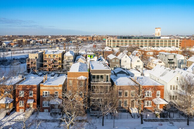 2712 N Artesian Ave in Chicago, IL - Building Photo - Building Photo