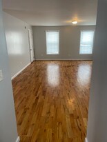 69 Fairfield St, Unit 1 in Manchester, CT - Building Photo