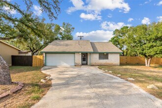 1402 Oakmeadows Cove in Round Rock, TX - Building Photo - Building Photo