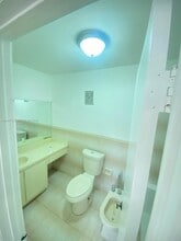 881 W 37th St in Hialeah, FL - Building Photo - Building Photo