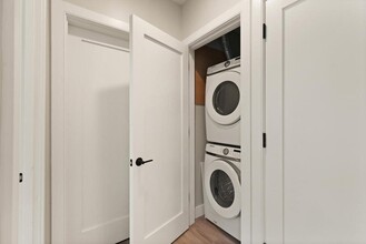 211 Green St, Unit 305 in Boston, MA - Foto de edificio - Building Photo